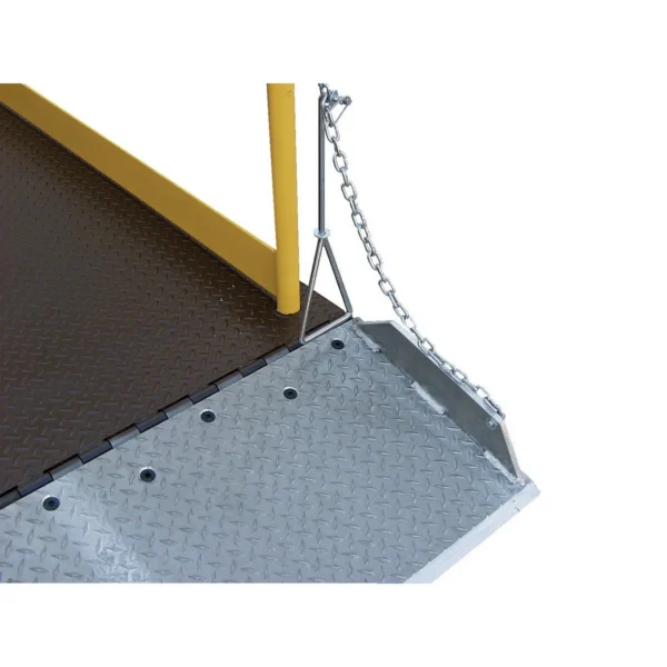 Factory Installed Split Aluminum Bridge For Truck Scissor Dock Lift Units