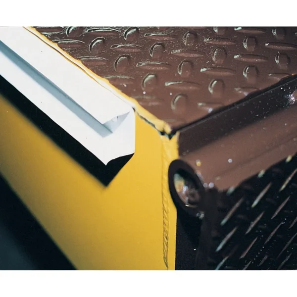 Factory Installed Dual Vinyl Weather Stripping For Economizer Dock Plates & Pull Chain Mechanical Dock Levelers